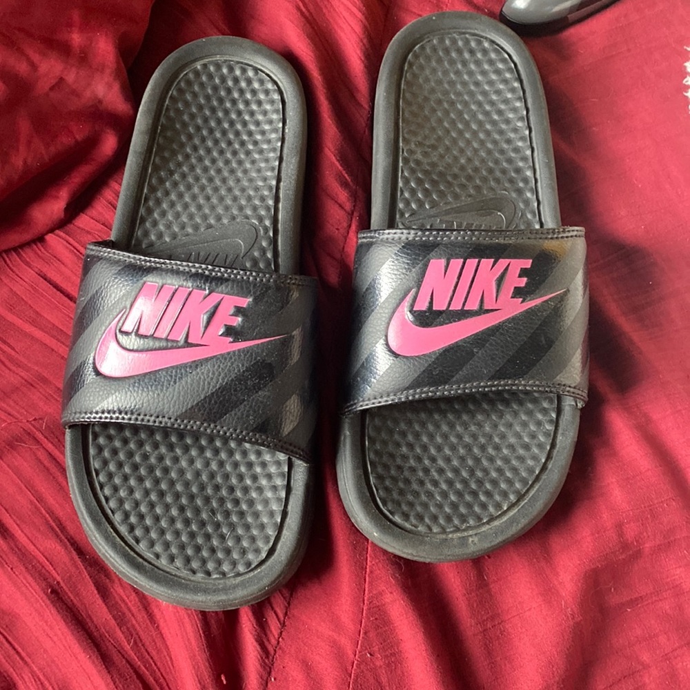 pink nike slides